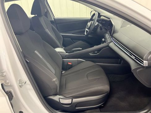 Used 2024 Hyundai Elantra SEL FWD image 22