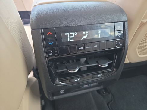 Used 2021 Jeep Grand Cherokee L Limited w/ Trailer Tow Group (B) image 32