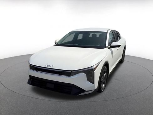Used 2025 Kia K4 LXS image 7