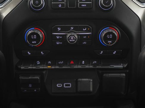 Used 2021 Chevrolet Silverado 1500 LT Trail Boss w/ Convenience Package II AWD/4WD image 19