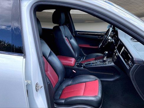 Used 2019 Porsche Macan S AWD/4WD image 6