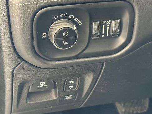 Used 2025 RAM 1500 Limited w/ Off Road Group AWD/4WD image 21