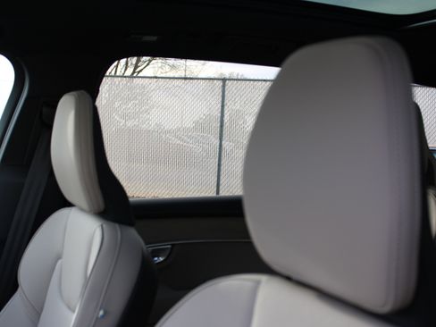 New 2026 Volvo XC90 B5 Core AWD/4WD image 34