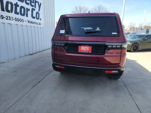 New 2026 Jeep Grand Wagoneer Limited AWD/4WD image 19