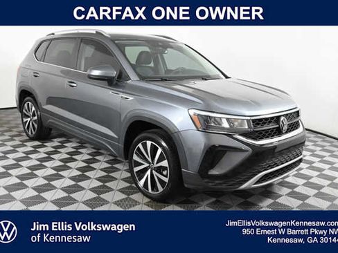 Certified 2023 Volkswagen Taos SE FWD image 1