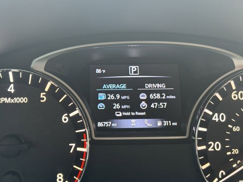 Used 2016 Nissan Altima 2.5 SL w/ 2.5 Technology w/LED Package FWD image 2