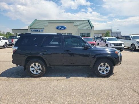 Used 2023 Toyota 4Runner SR5 RWD image 20