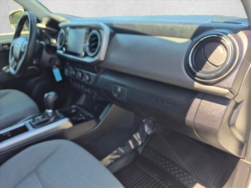 Used 2020 Toyota Tacoma SR5 RWD image 22