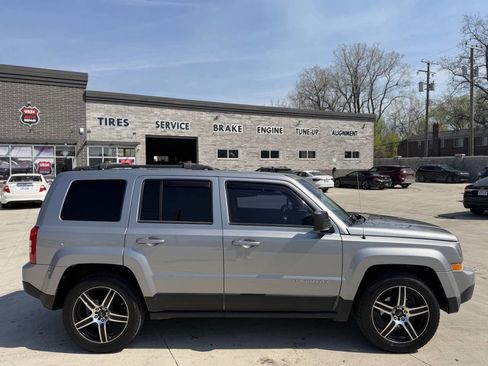 Used 2015 Jeep Patriot High Altitude AWD/4WD image 8
