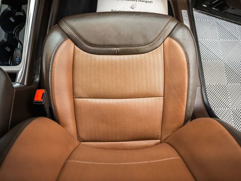 Certified 2022 Ford Explorer King Ranch w/ Premium Technology Package AWD/4WD image 38