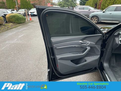 Used 2021 Audi e-tron Premium image 18