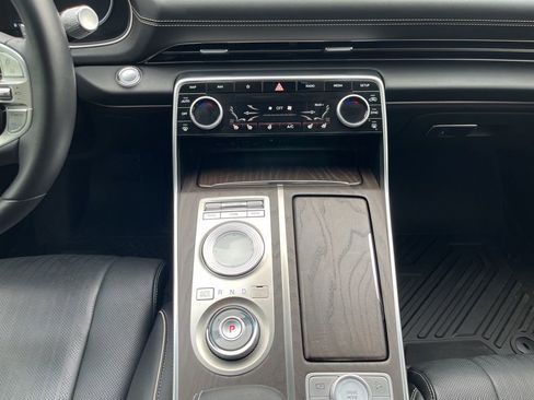 Used 2021 Genesis GV80 2.5T w/ Prestige Package 04 AWD/4WD image 23