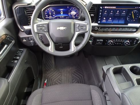 Used 2025 Chevrolet Silverado 1500 LT image 18