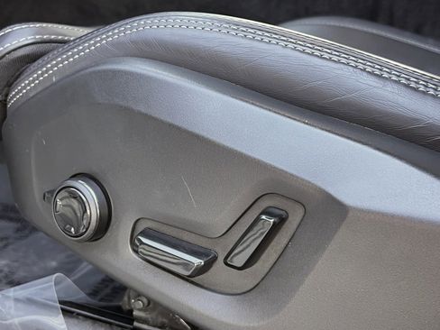 Used 2021 Volvo XC60 T5 Inscription image 32