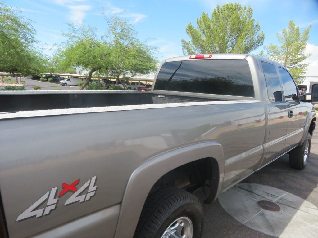 Used 2006 Chevrolet Silverado 2500 LT w/ Onstar Plus Package AWD/4WD image 10