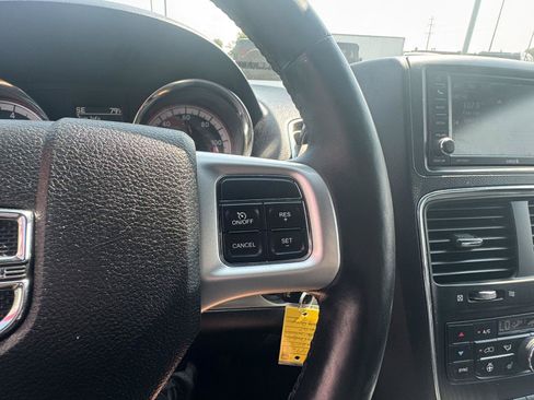 Used 2017 Dodge Grand Caravan GT FWD image 18