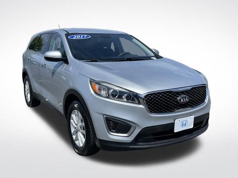 Used 2017 Kia Sorento L FWD image 8