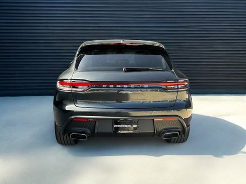 Certified 2025 Porsche Macan image 6
