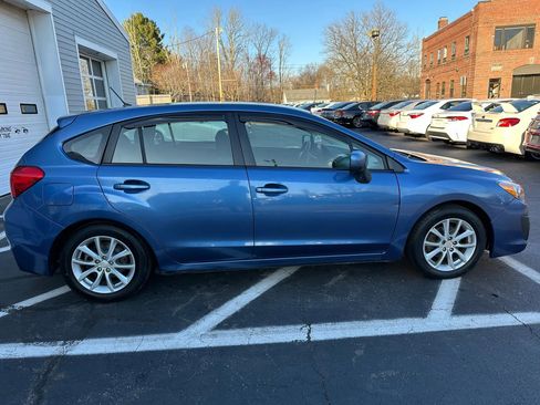 Used 2014 Subaru Impreza 2.0i Premium w/ All-Weather Package w/CVT image 4