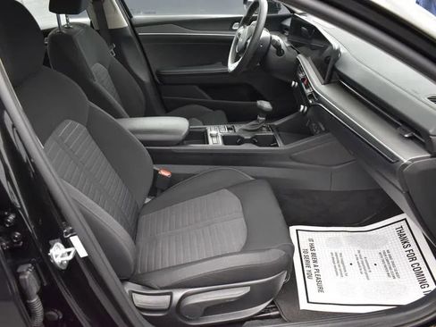 Used 2025 Kia K5 LXS image 16