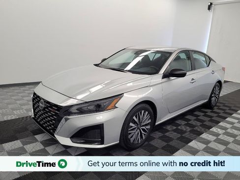 Used 2025 Nissan Altima 2.5 SV FWD image 1