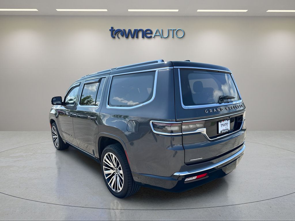 Used 2022 Jeep Grand Wagoneer Series III AWD/4WD image 4