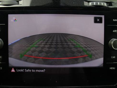 Used 2021 Volkswagen GTI SE image 3