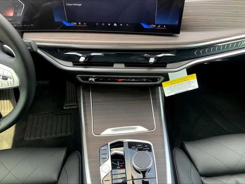 Used 2026 BMW X7 xDrive40i w/ Premium Package image 8