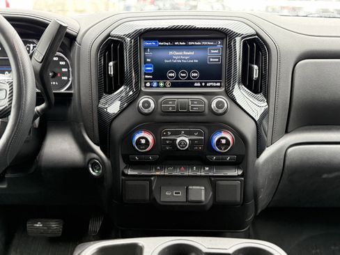 Used 2021 GMC Sierra 1500 SLE image 18