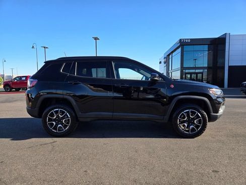 Used 2024 Jeep Compass Trailhawk AWD/4WD image 7