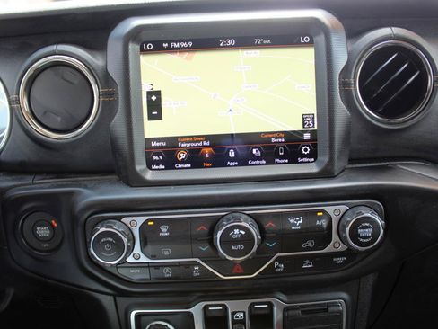Used 2023 Jeep Gladiator Overland AWD/4WD image 15