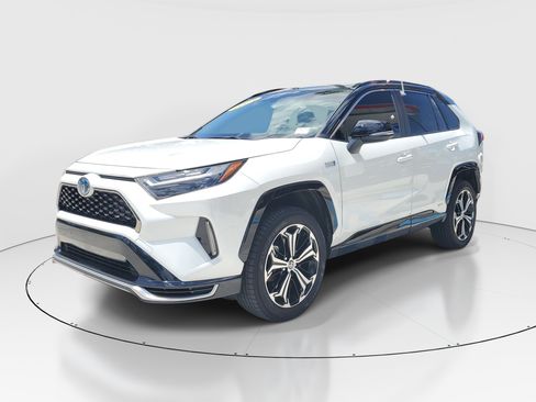 Used 2024 Toyota RAV4 XSE w/ Weather Package AWD/4WD image 3