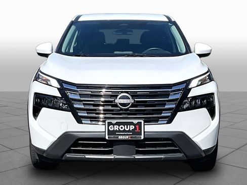 Used 2025 Nissan Rogue SV FWD image 4