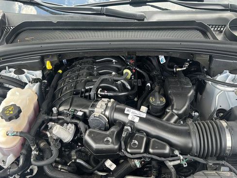 Used 2023 Jeep Grand Cherokee Limited AWD/4WD image 33