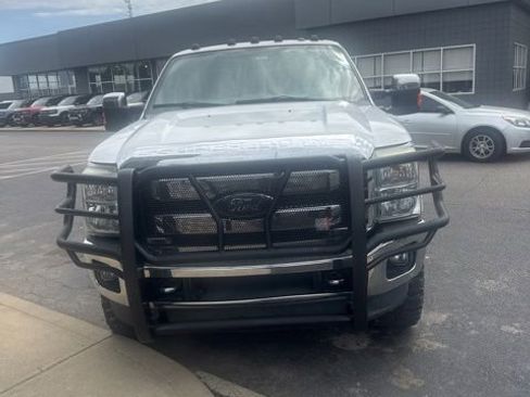 Used 2016 Ford F250 Lariat w/ Lariat Ultimate Package AWD/4WD image 12