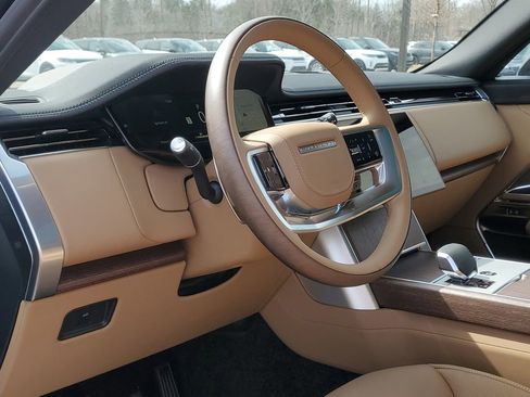 New 2026 Land Rover Range Rover Long Wheelbase SE image 7