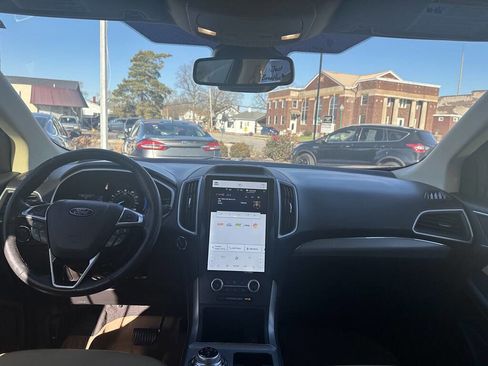 Used 2021 Ford Edge SEL image 33