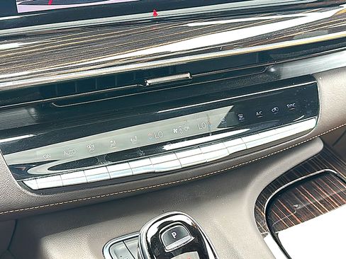 Used 2021 Cadillac Escalade Sport RWD image 36