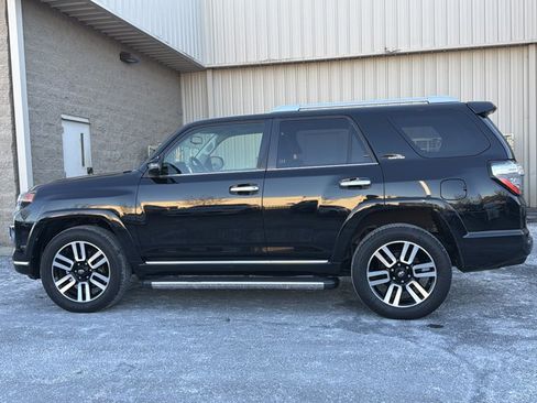 Used 2018 Toyota 4Runner Limited image 8