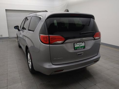 Used 2021 Chrysler Voyager Lxi FWD image 6