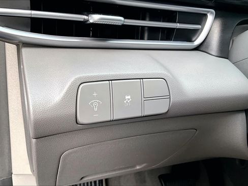 Certified 2024 Hyundai Elantra SEL FWD image 31