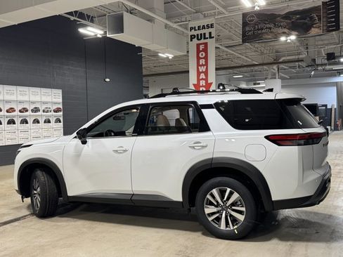 New 2026 Nissan Pathfinder SL image 32