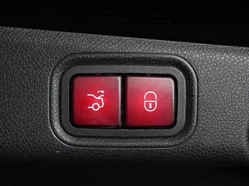 Used 2017 Mercedes-Benz E 300 image 23