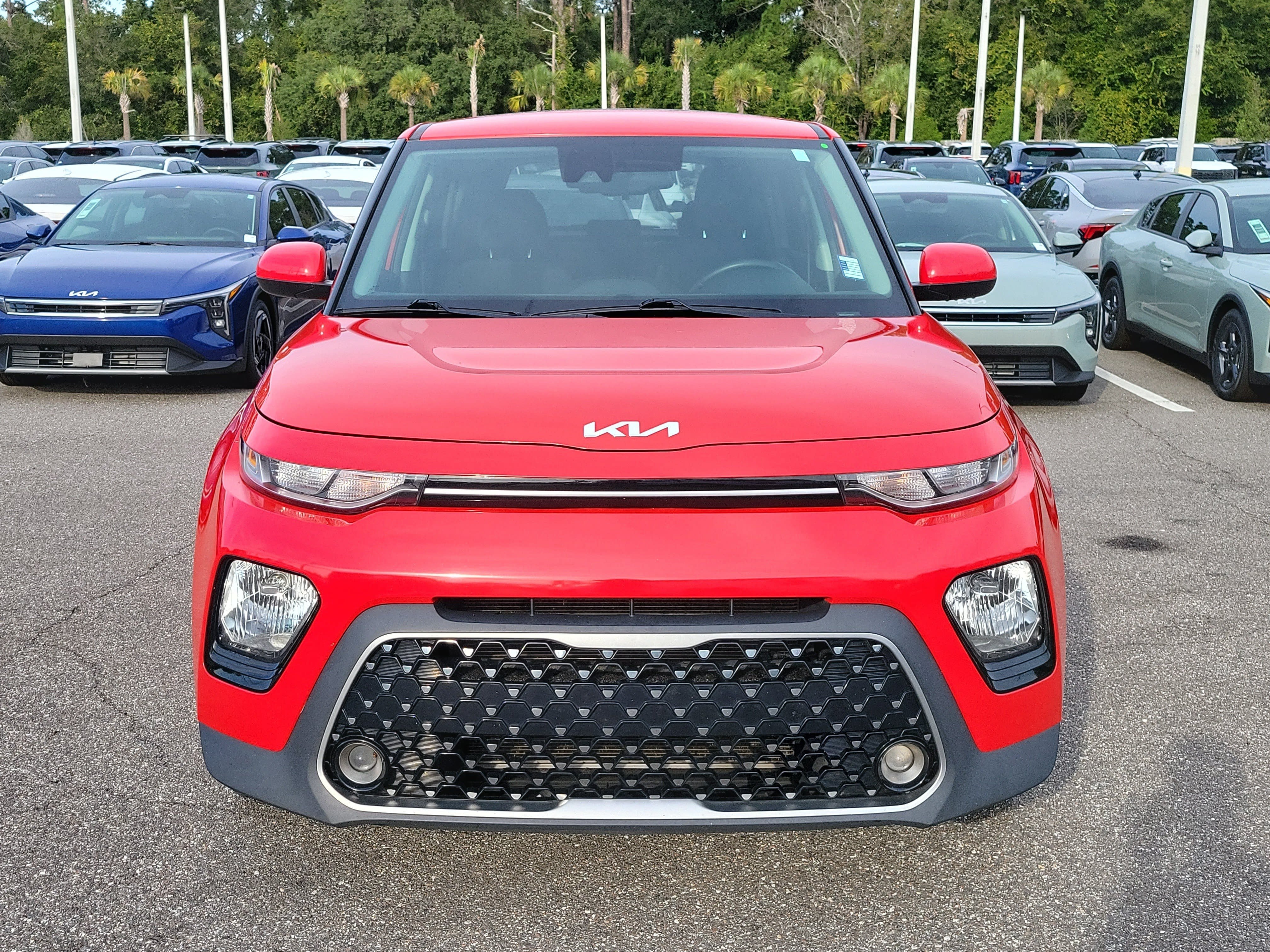 Used 2022 Kia Soul EX FWD image 2
