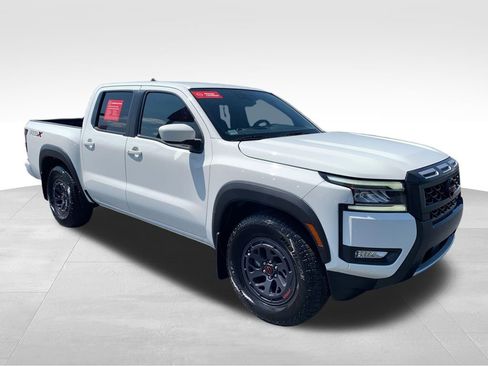 Used 2025 Nissan Frontier Pro-X RWD image 8