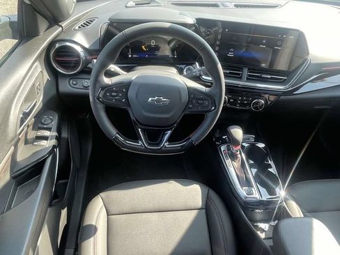 New 2026 Chevrolet Trax RS w/ Sunroof Package FWD image 11