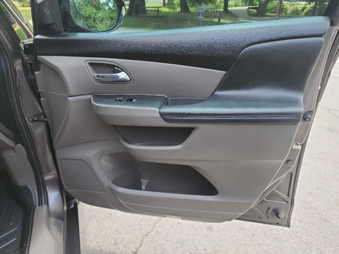 Used 2015 Honda Odyssey Touring Elite image 36