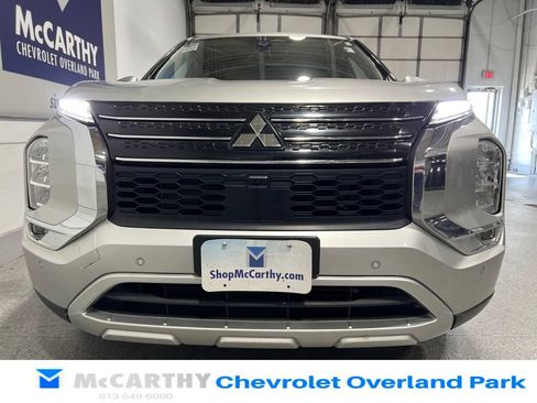 Used 2023 Mitsubishi Outlander SE Black Edition FWD image 10