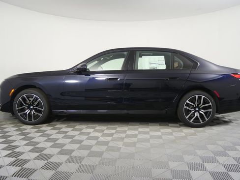 New 2026 BMW 760i xDrive w/ Luxury Rear Seating Package AWD/4WD image 6
