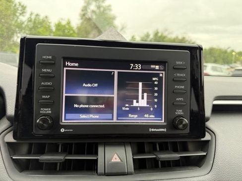 Used 2020 Toyota RAV4 LE AWD/4WD image 13